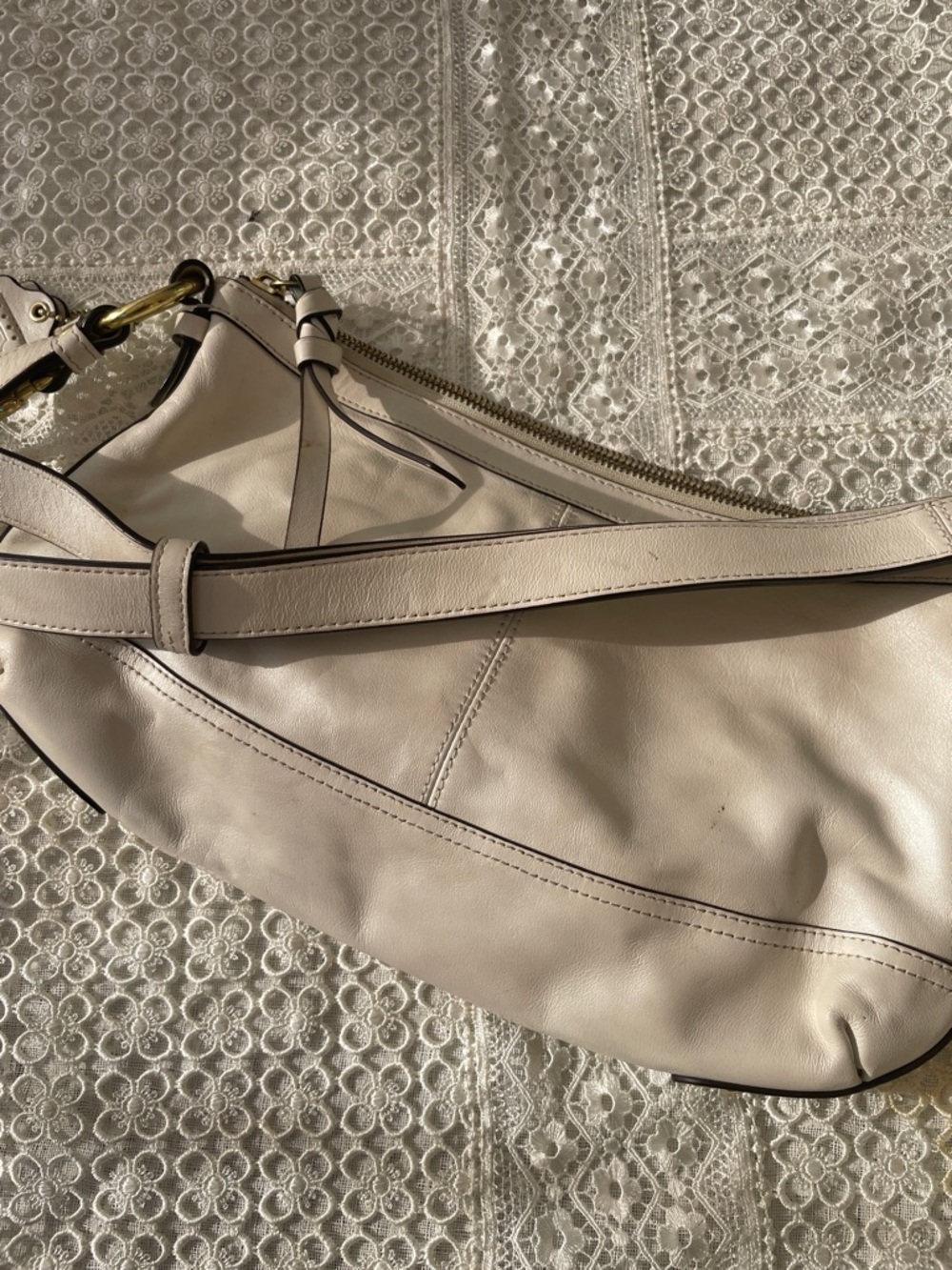 Coach Cream Leather Shoulder Hobo with Gold Hardware - Picture 5 of 5